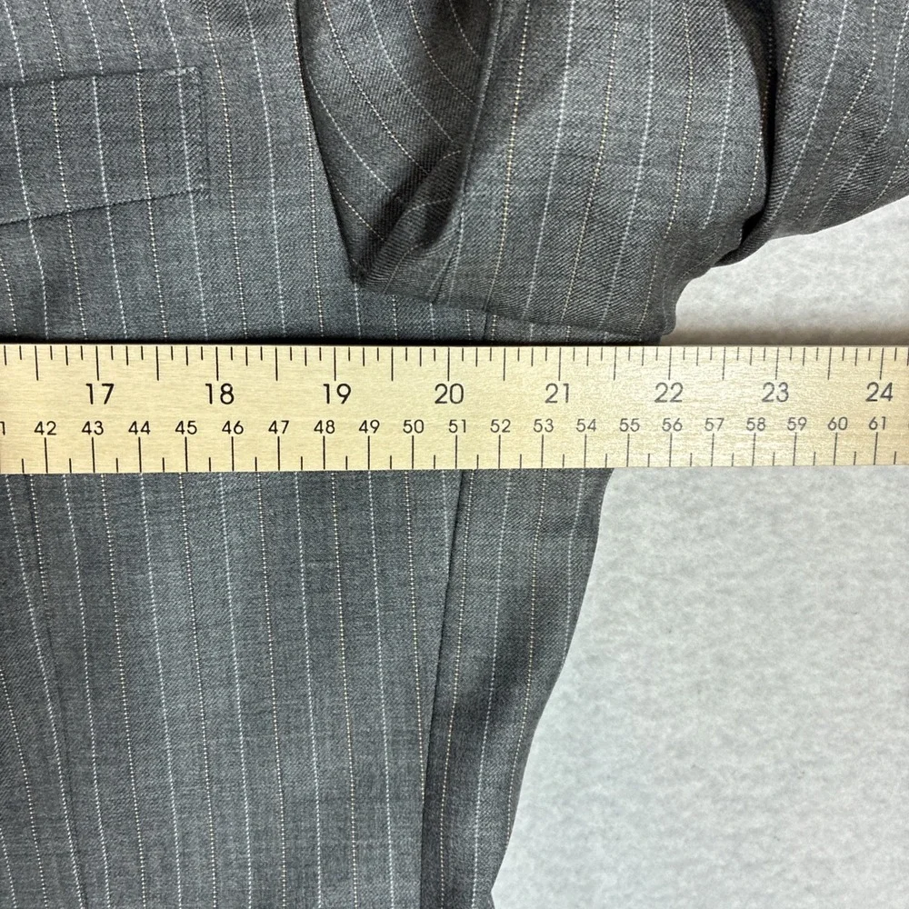 Jos. A Bank Signature Men's Wool Gray Pinstripe Suit 2 Piece 42R 35x30